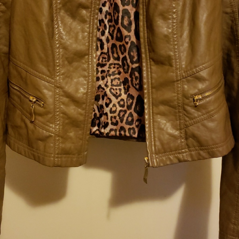Jacket - Picture 3 of 4